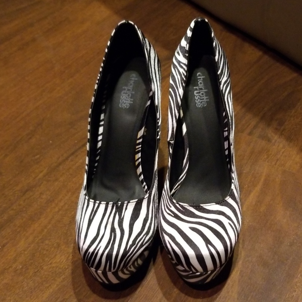 CLOSING FEB 10! Zebra pumps NEVER WORN